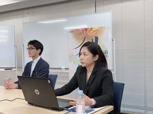 セミナーの様子　左から、フュージョン株式会社中嶋氏、弊社米原